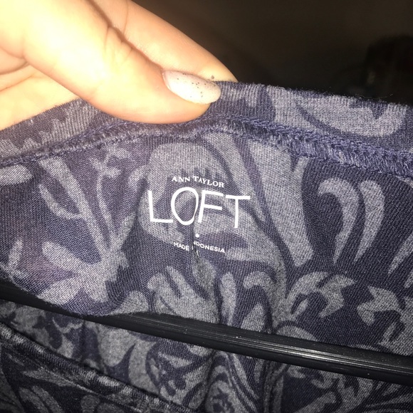 LOFT Long Sleeve t-shirt - Picture 2 of 3